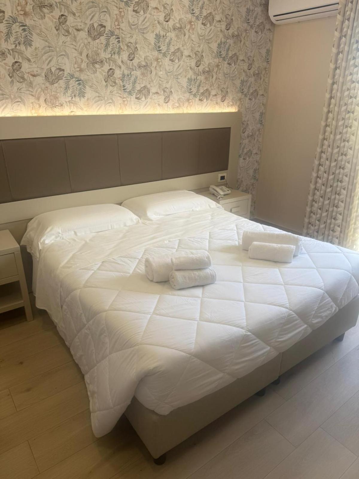 Hotel Palace Gioia Tauro Eksteriør billede