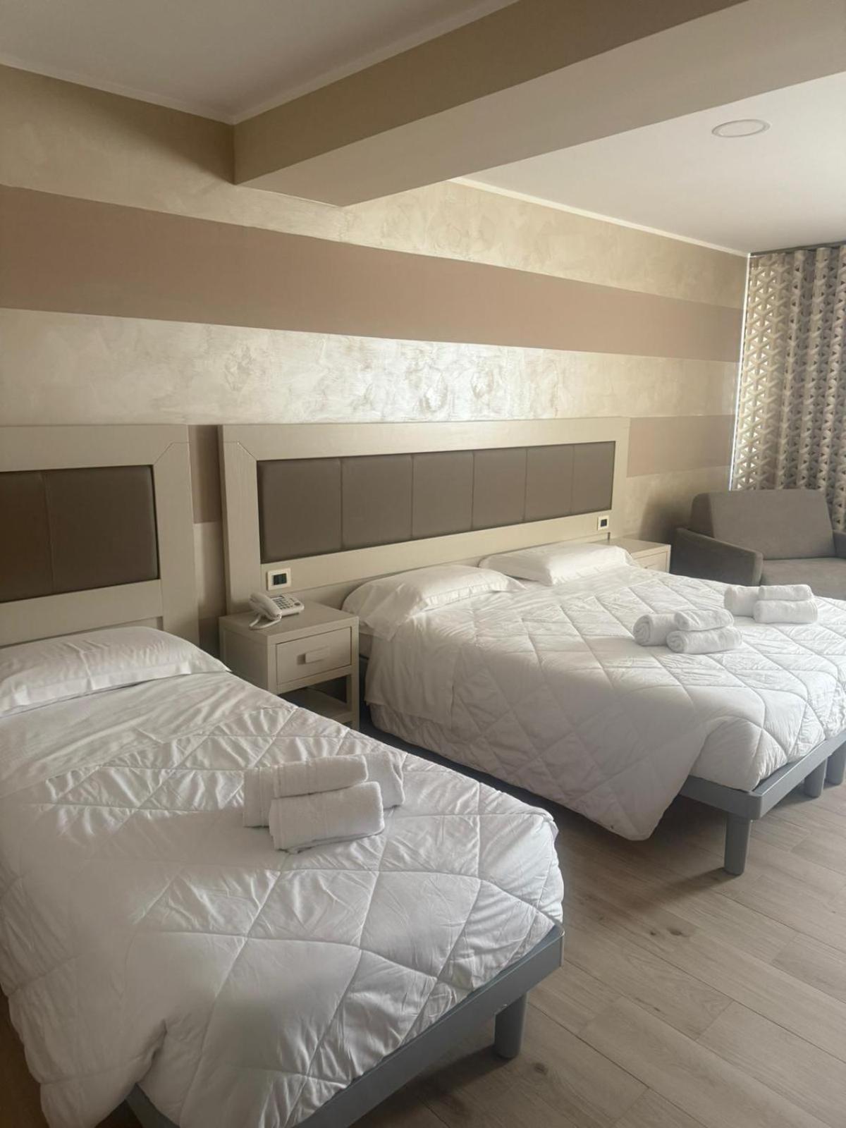 Hotel Palace Gioia Tauro Eksteriør billede