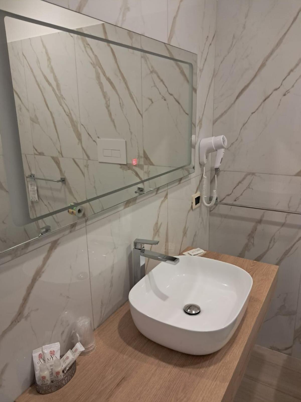 Hotel Palace Gioia Tauro Eksteriør billede