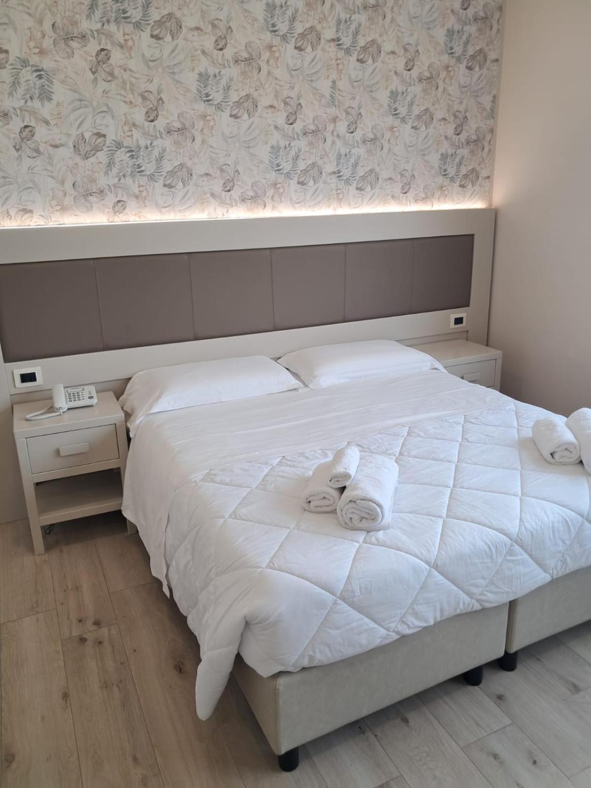 Hotel Palace Gioia Tauro Eksteriør billede